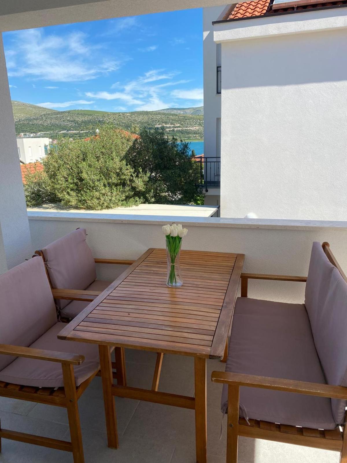 Apartments Paola Трогир Экстерьер фото